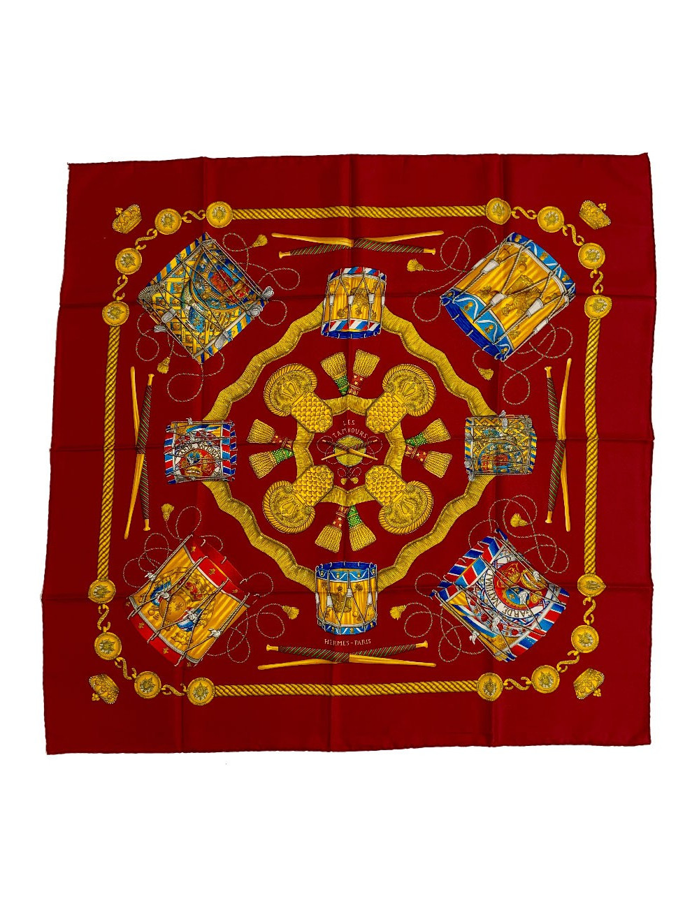 Carré HERMES Les Tambours bordeaux en twill de soie