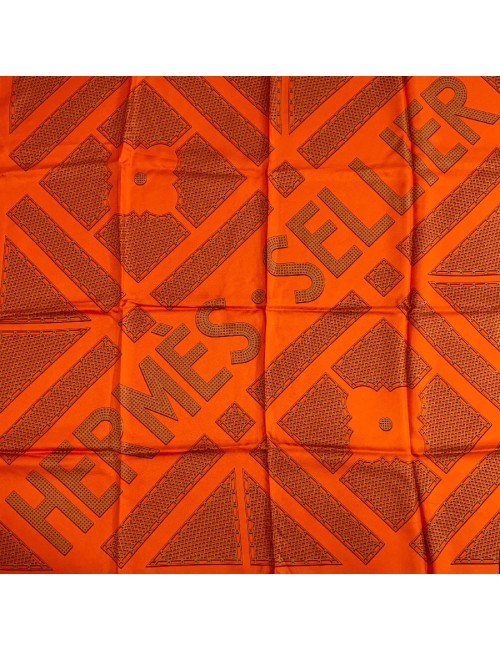 Carré HERMES "HERMES SELLIER" soie 100% orange