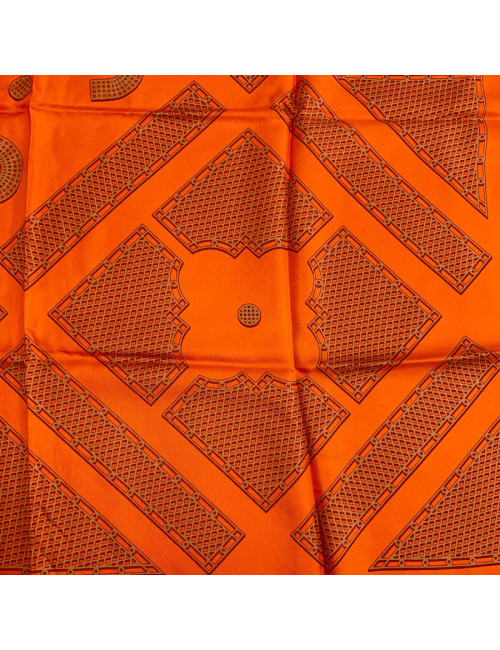 Carré HERMES "HERMES SELLIER" soie 100% orange