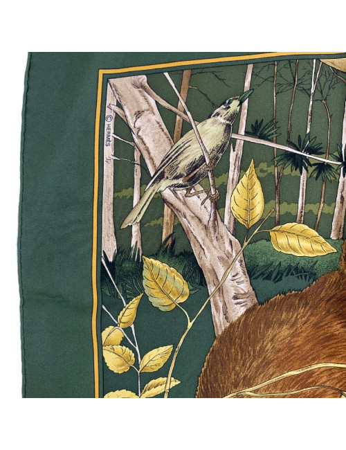 Carré HERMES "Chasse au bois" soie 100%