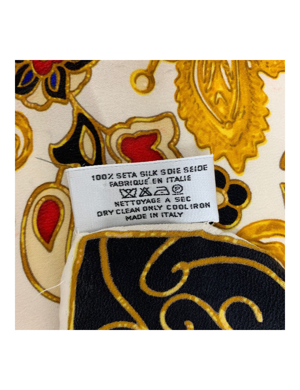 Carré YSL SAINT LAURENT soie 100%