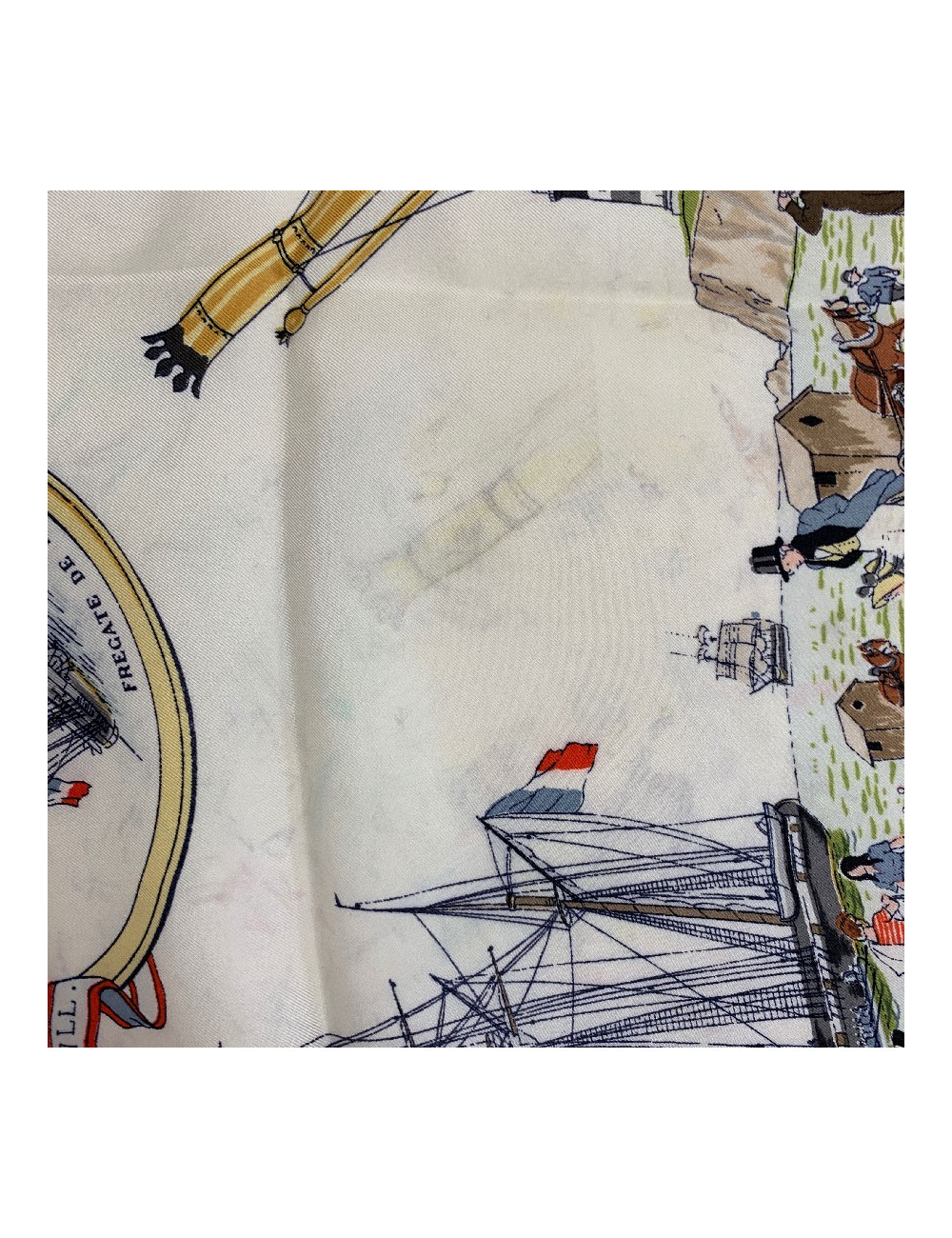 Foulard HERMES "Les merveilles de la vapeur" en soie bleue et beige