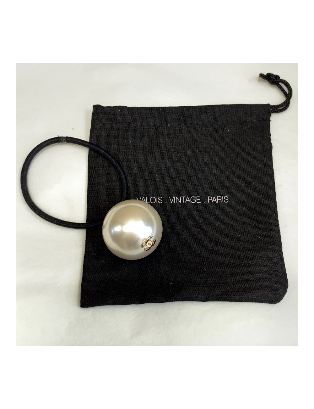 Bijou de cheveux "Chouchou" CHANEL noir avec perles nacrée