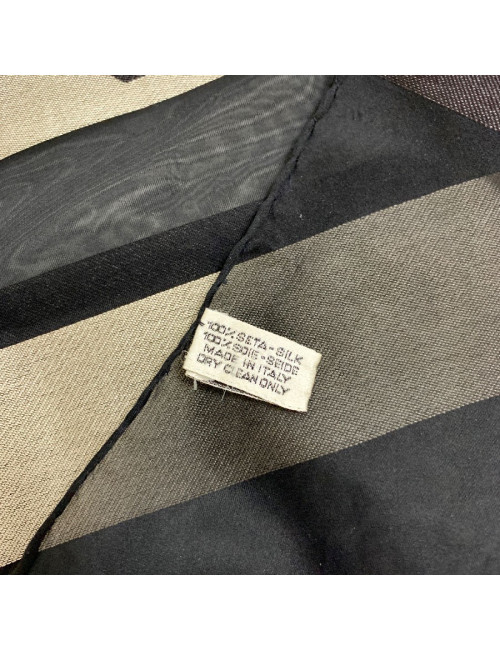 Foulard soie CHANEL siglé