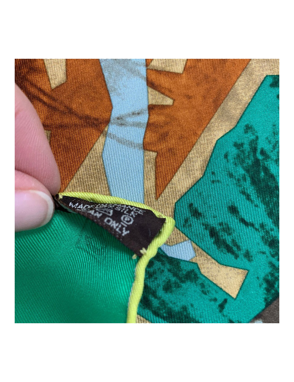 Carré HERMES Pierre Loti ou l'âme voyageuse' en soie verte 