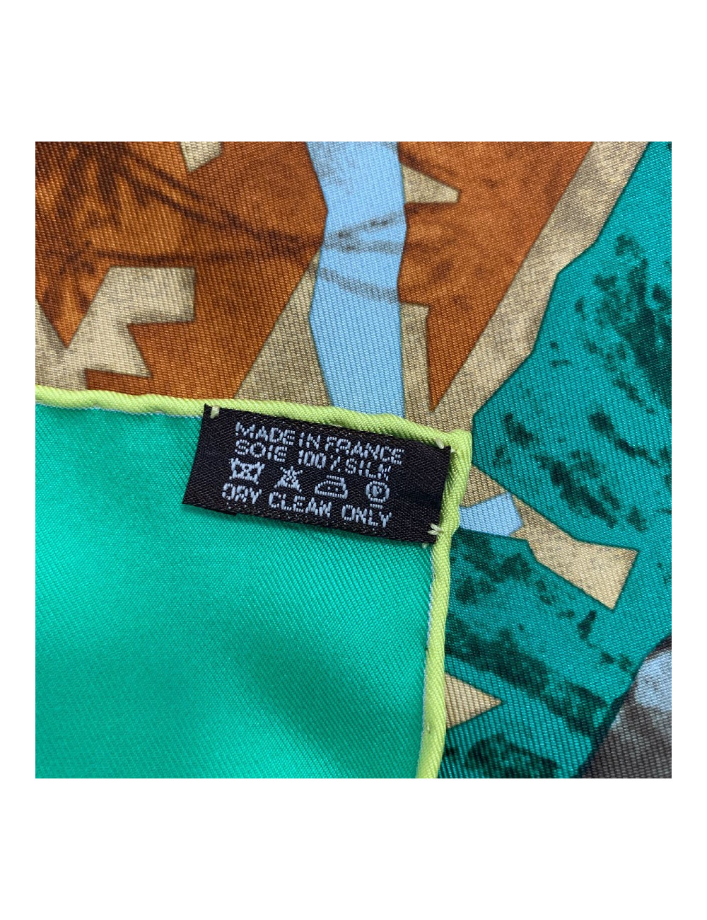 Carré HERMES Pierre Loti ou l'âme voyageuse' en soie verte 