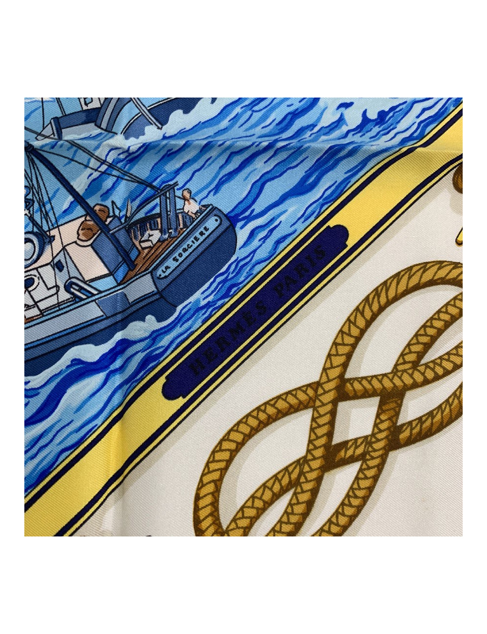 Carré 90 x 90 HERMES soie 100 % "Retour de pêche"