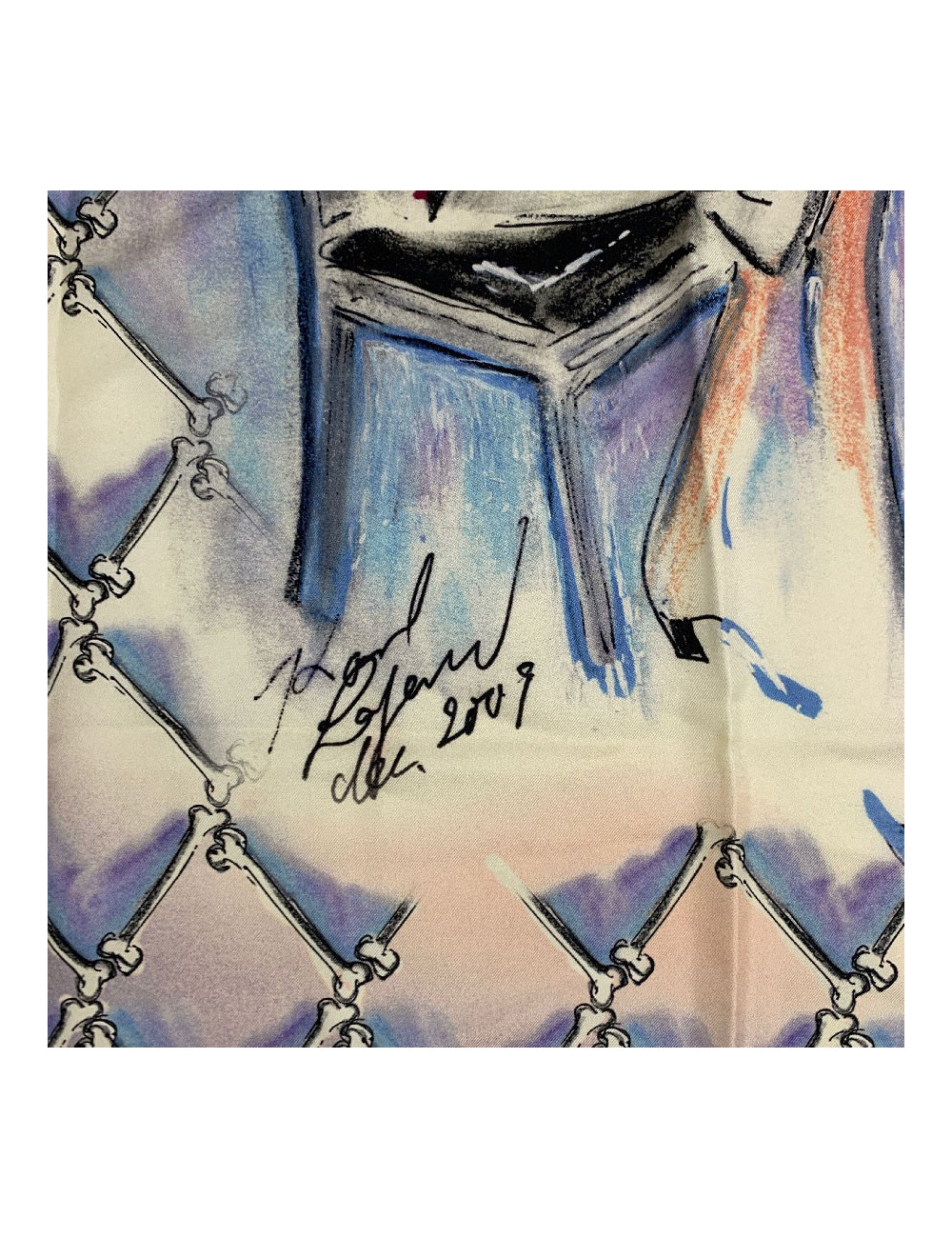 Foulard CHANEL Coco en soie ivoire édition limitée