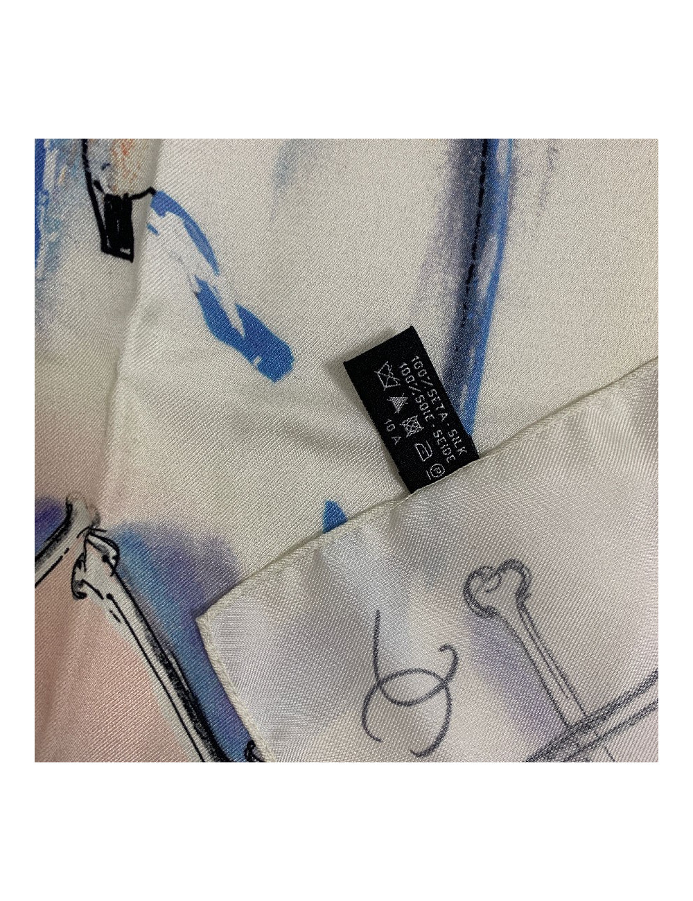 Foulard CHANEL Coco en soie ivoire édition limitée