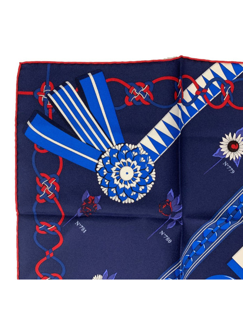 Carré 90 HERMES Flots, Fleurs et Frontaux en soie marine