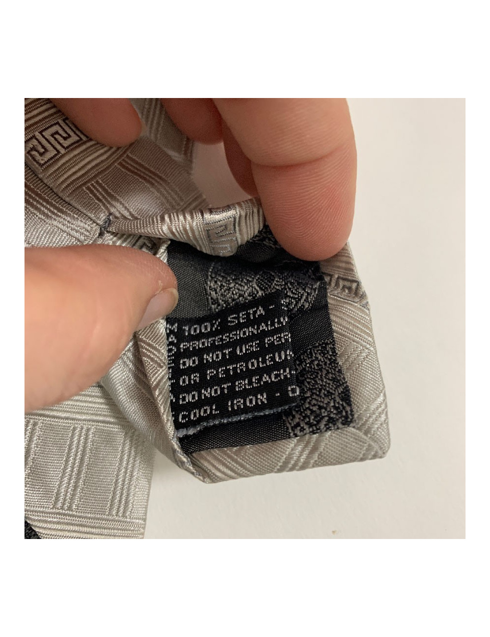 Cravate VERSACE CLASSIC beige à motifs gris