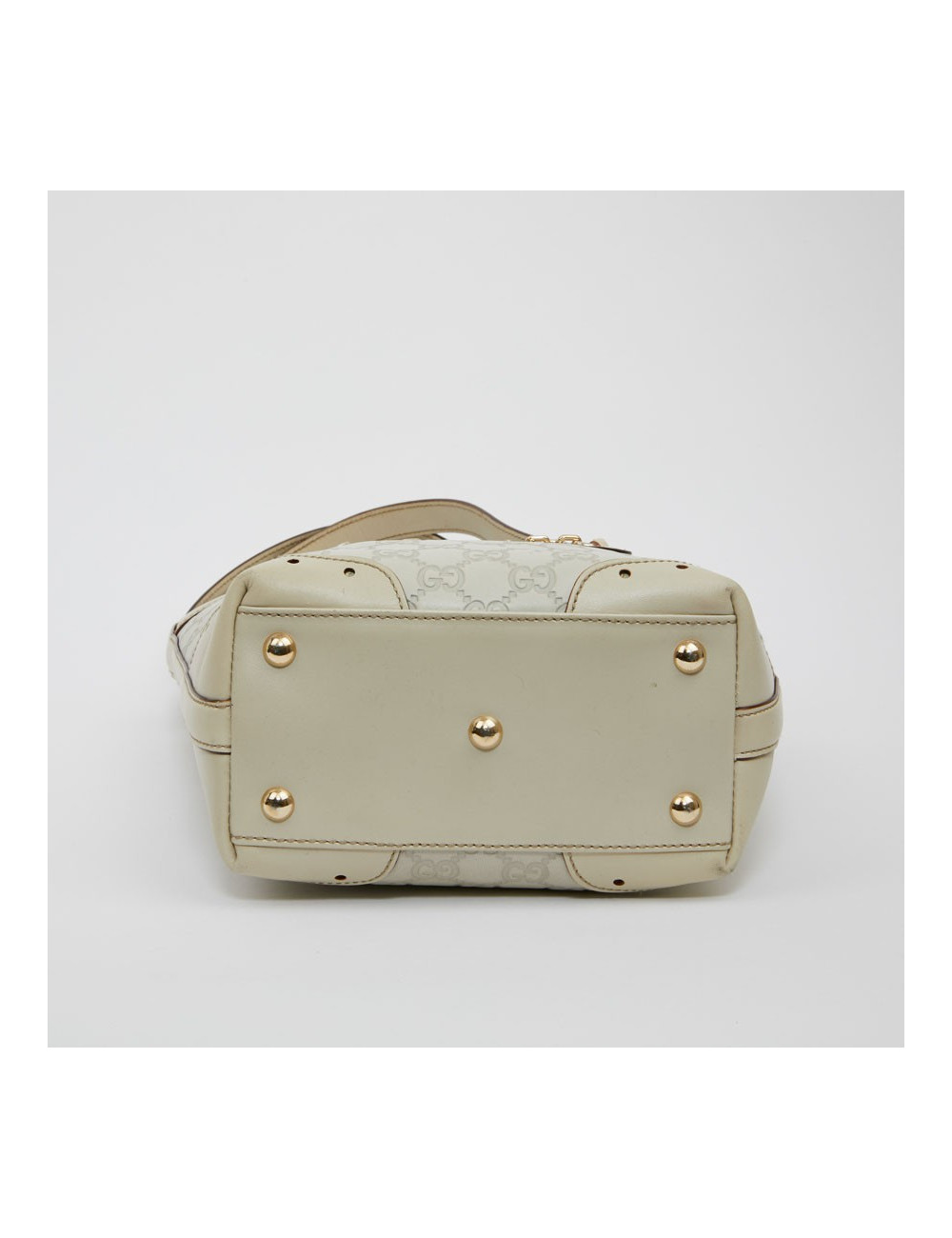 Sac seau GUCCI cuir embossé beige