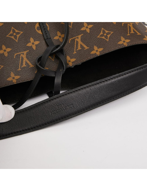 Sac seau LOUIS VUITTON toile monogram et cuir noir