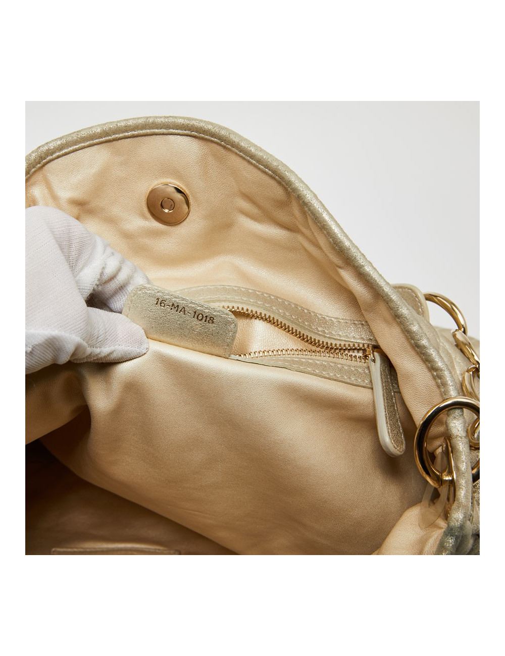 Sac DIOR en cuir matelassé perle dorée