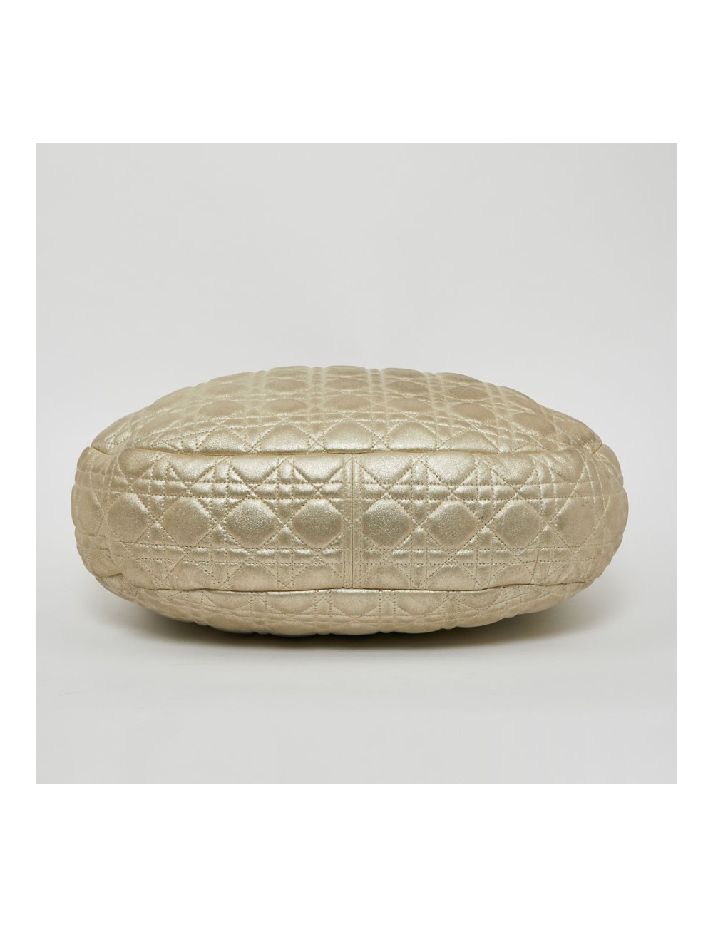Sac DIOR en cuir matelassé perle dorée