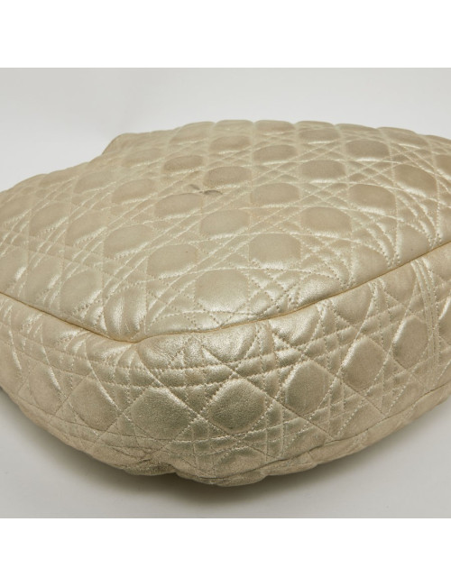Sac DIOR en cuir matelassé perle dorée