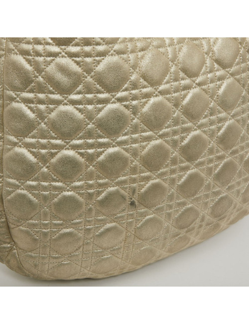 Sac DIOR en cuir matelassé perle dorée