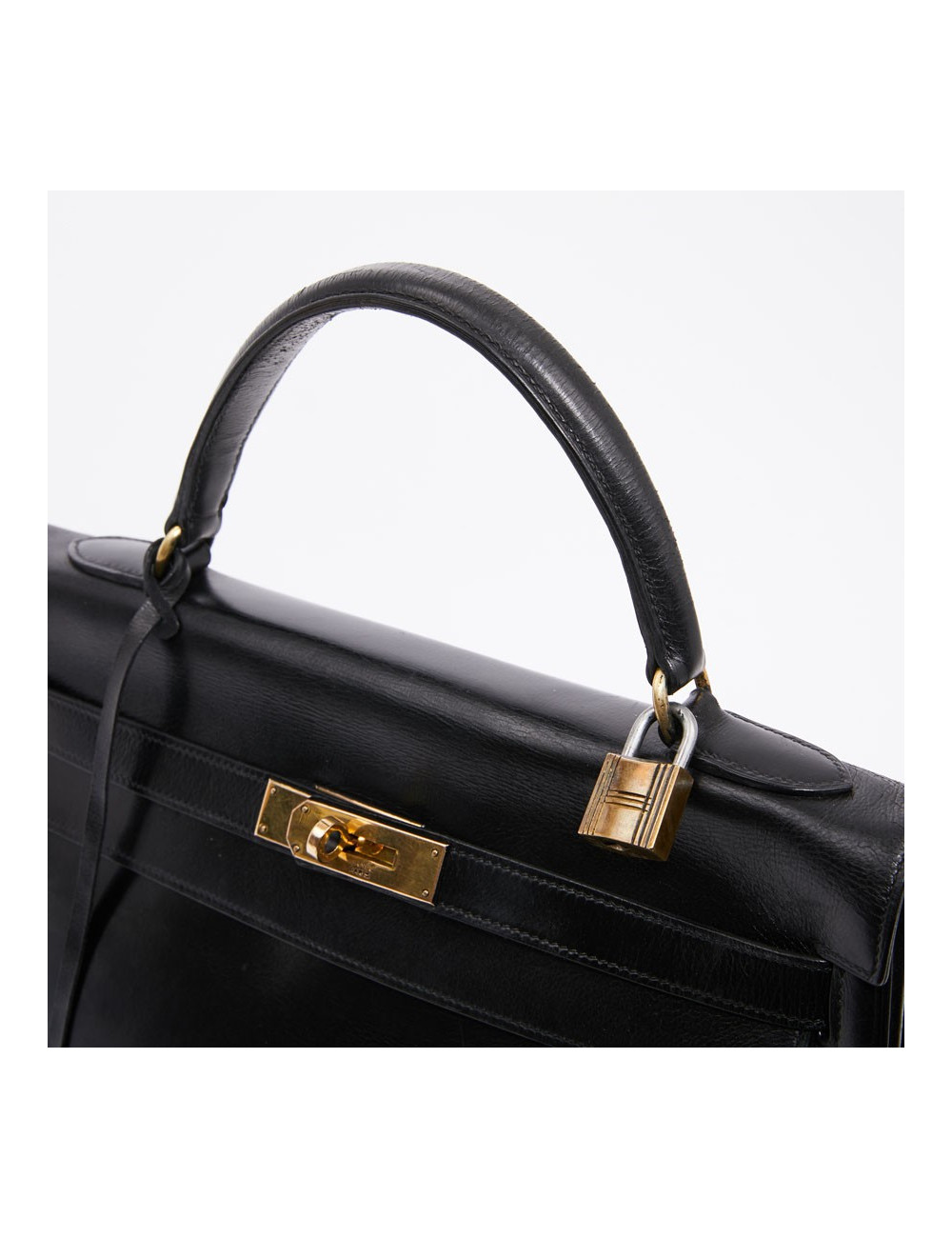 Kelly 32 HERMES black vintage box bag