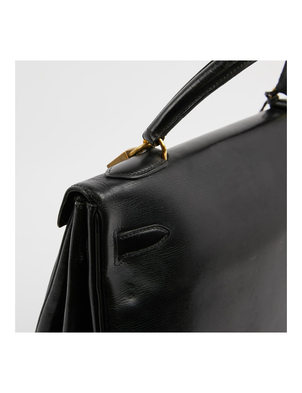 Sac Kelly 32 HERMES cuir box noir Vintage