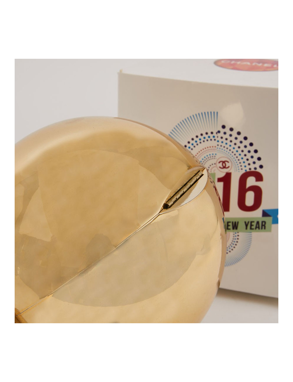 Minaudière Chanel Or Edition Limitée en plexiglas 