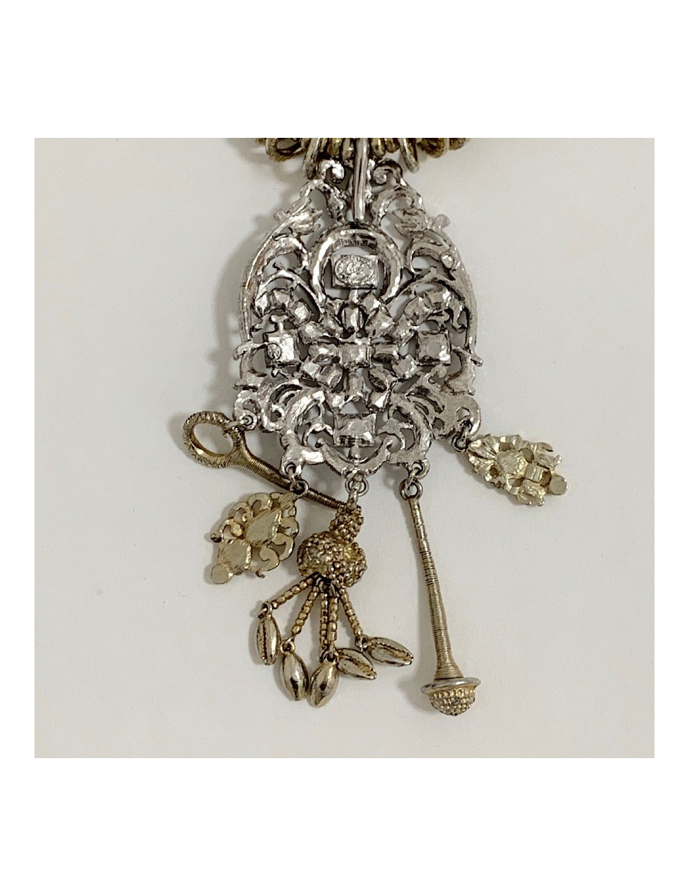 Sautoir CHRISTIAN LACROIX avec imposant pendentif 