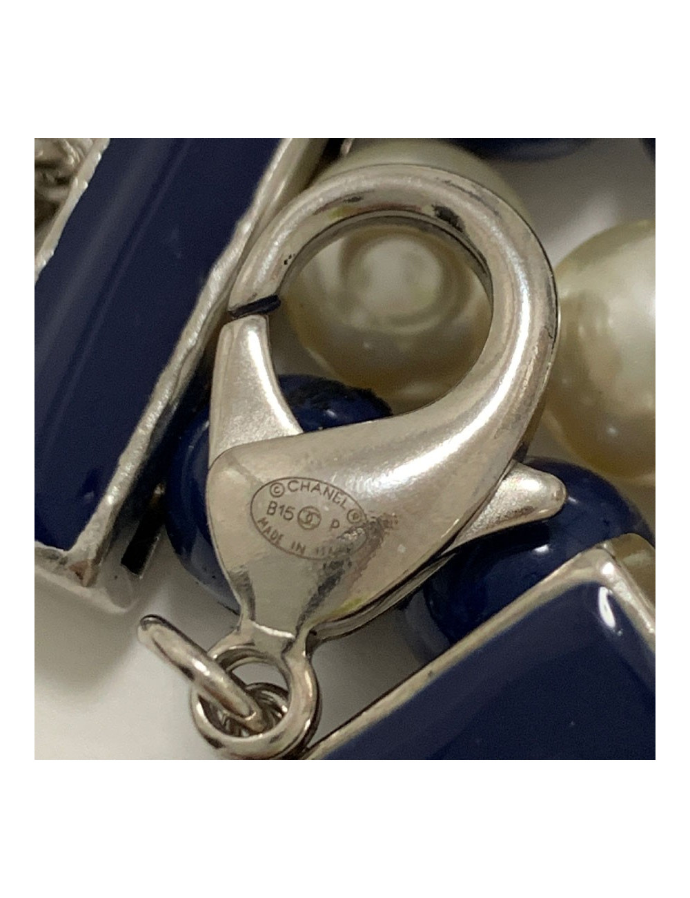 Sautoir CHANEL perles bleues triple rangs