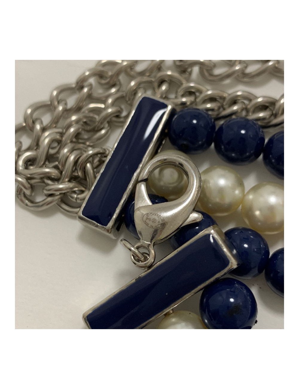 Sautoir CHANEL triple rangs perles bleues