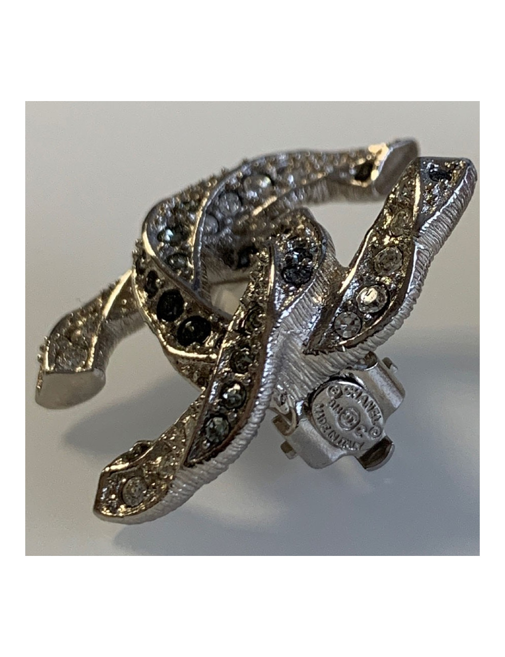 Clip CHANEL CC strass argenté