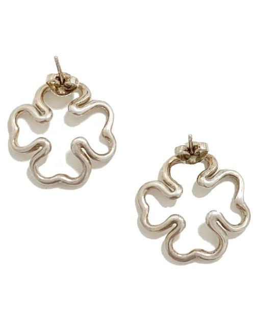 Boucles d'oreille clips CHANEL trèfles argentés