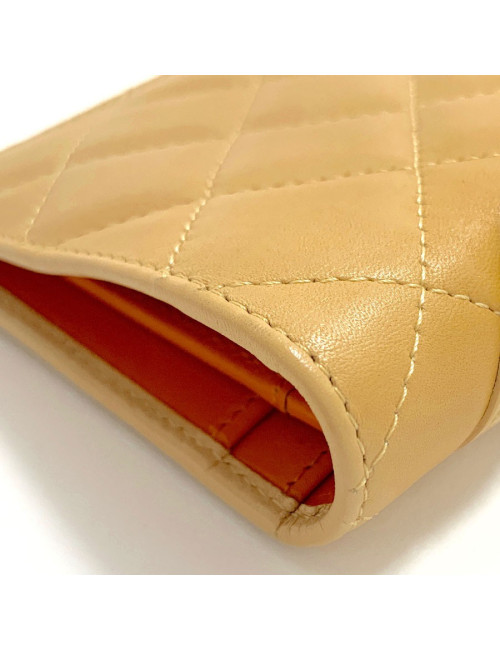 Portefeuille CHANEL cuir d'agneau beige matelassé