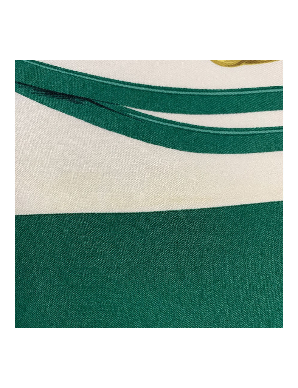Carré HERMES Brides de Gala vert et blanc en soie