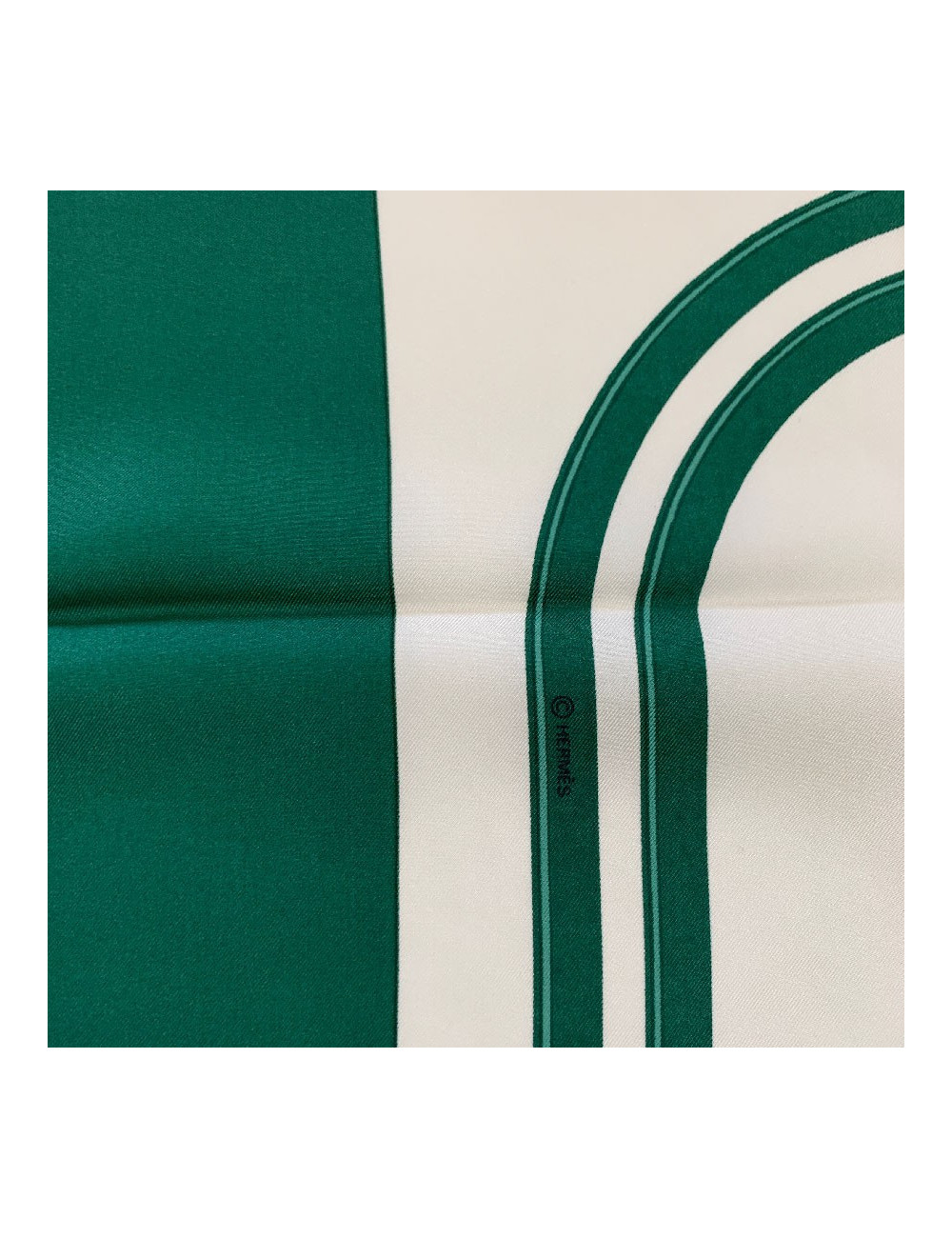 Carré HERMES Brides de Gala vert et blanc en soie