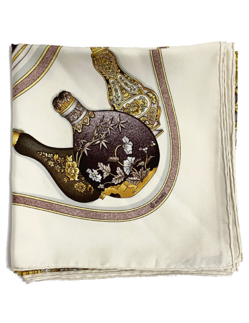 Carré 90 x 90 HERMES soie 100%