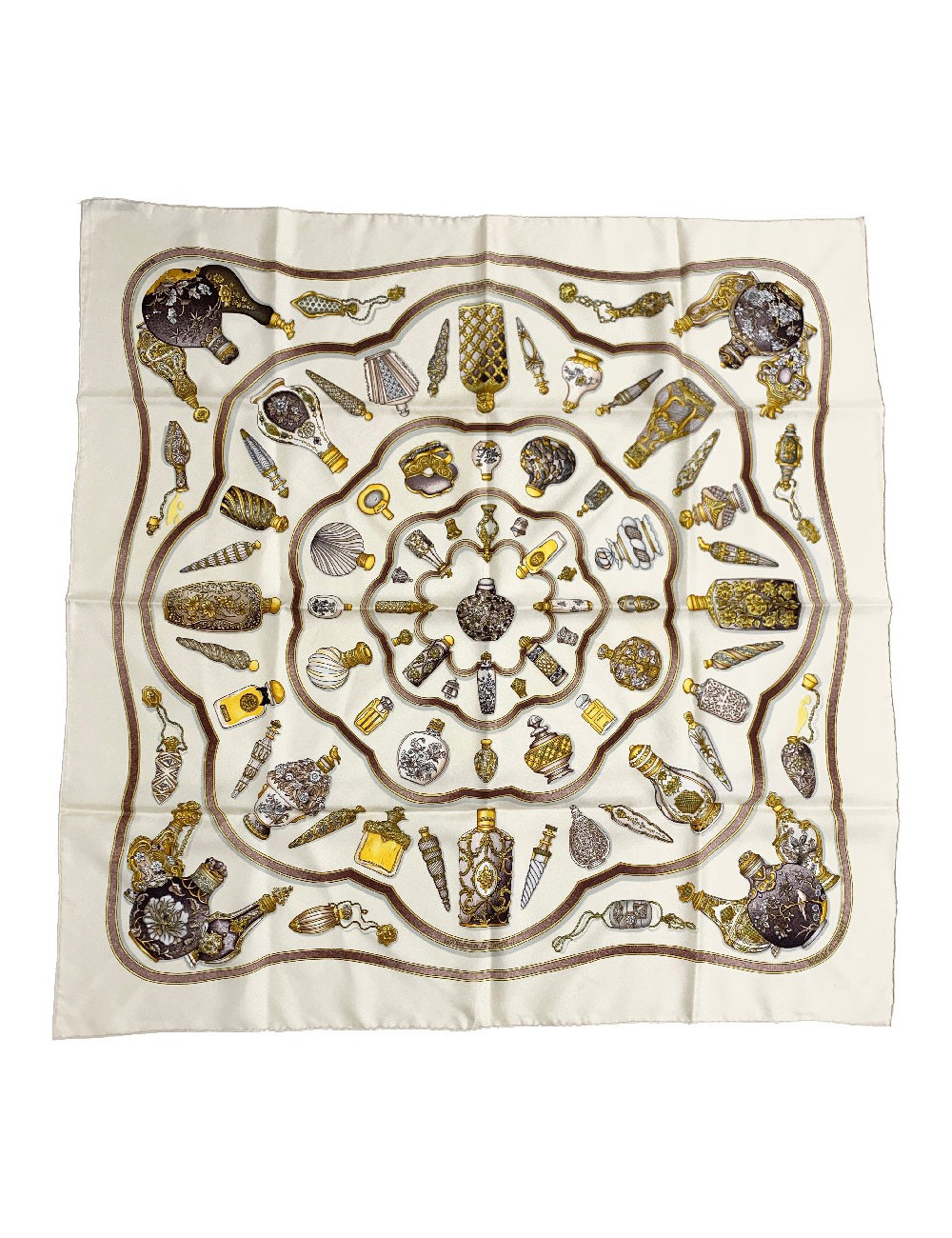 Carré 90 x 90 HERMES soie 100%