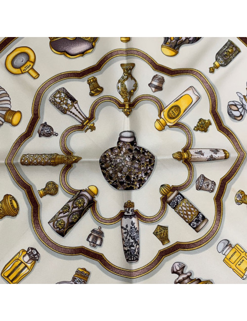 Carré 90 x 90 HERMES soie 100%