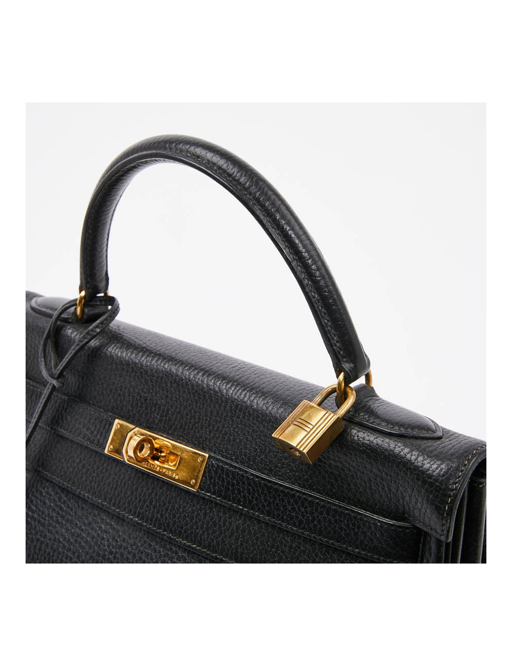 Sac Kelly 32 HERMES cuir grainé noir 