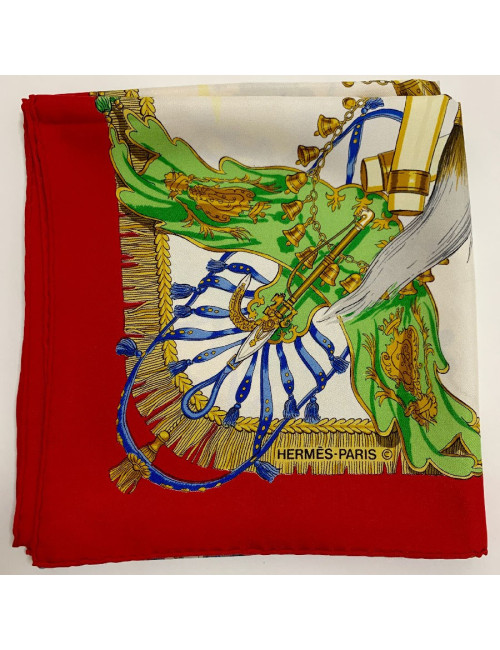 Carré HERMES "Caparaçons de la France et de l'Inde" soie 100 %