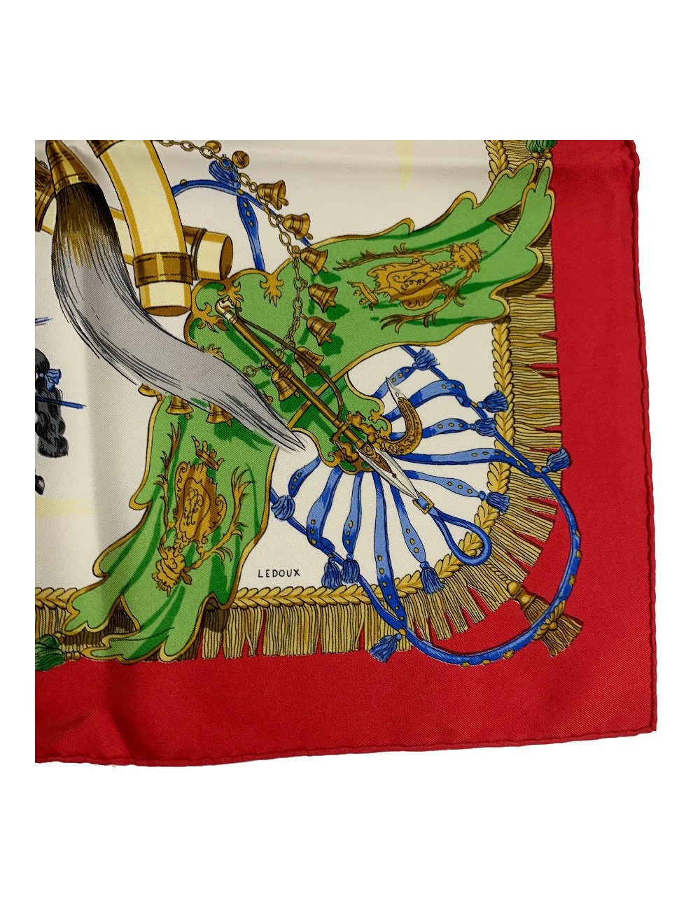 Carré HERMES "Caparaçons de la France et de l'Inde" soie 100 %