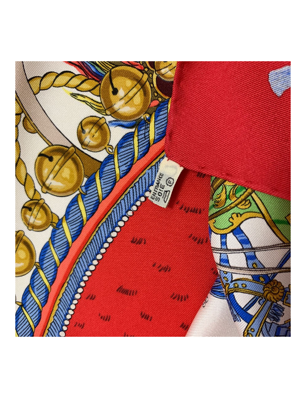 Carré HERMES "Caparaçons de la France et de l'Inde" soie 100 %