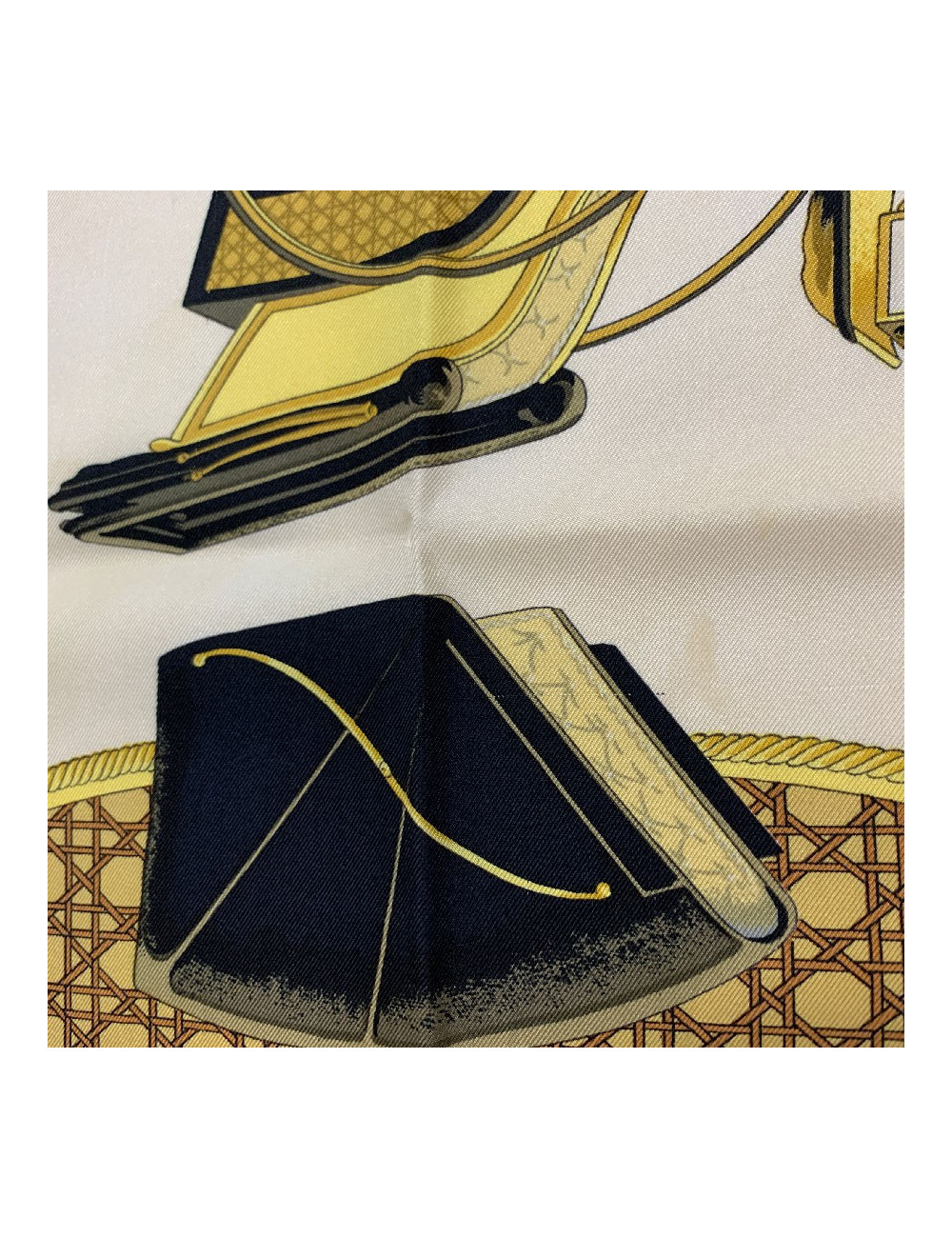 Carré HERMES soie 100% "Clés Voitures à transformation"