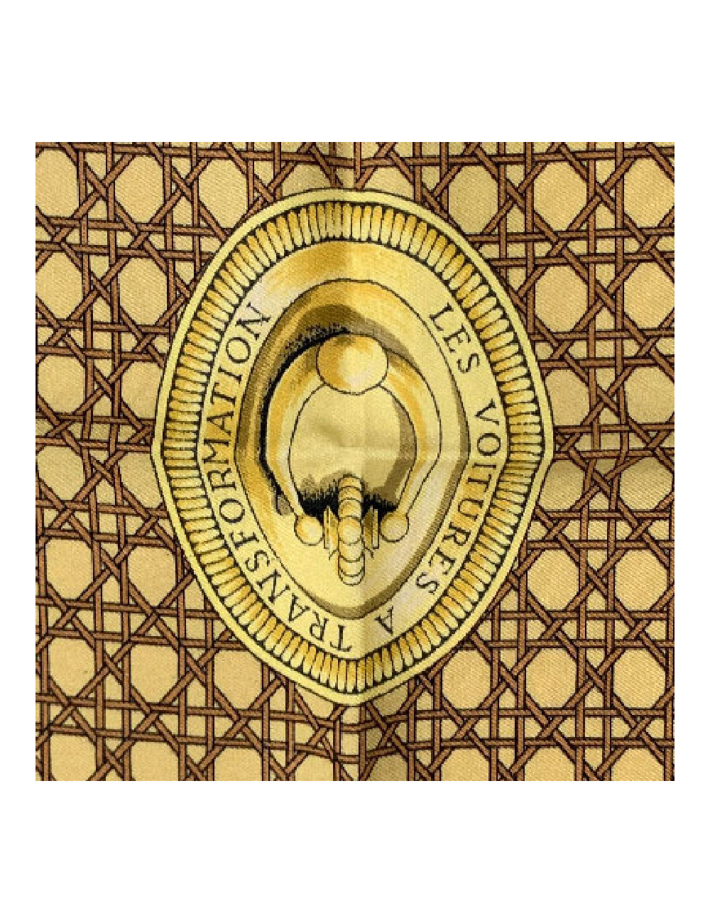 Carré HERMES Les Voitures à transformation en soie jaune et beige