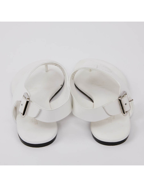 Sandales HERMES KOLA T37 cuir blanc perforé