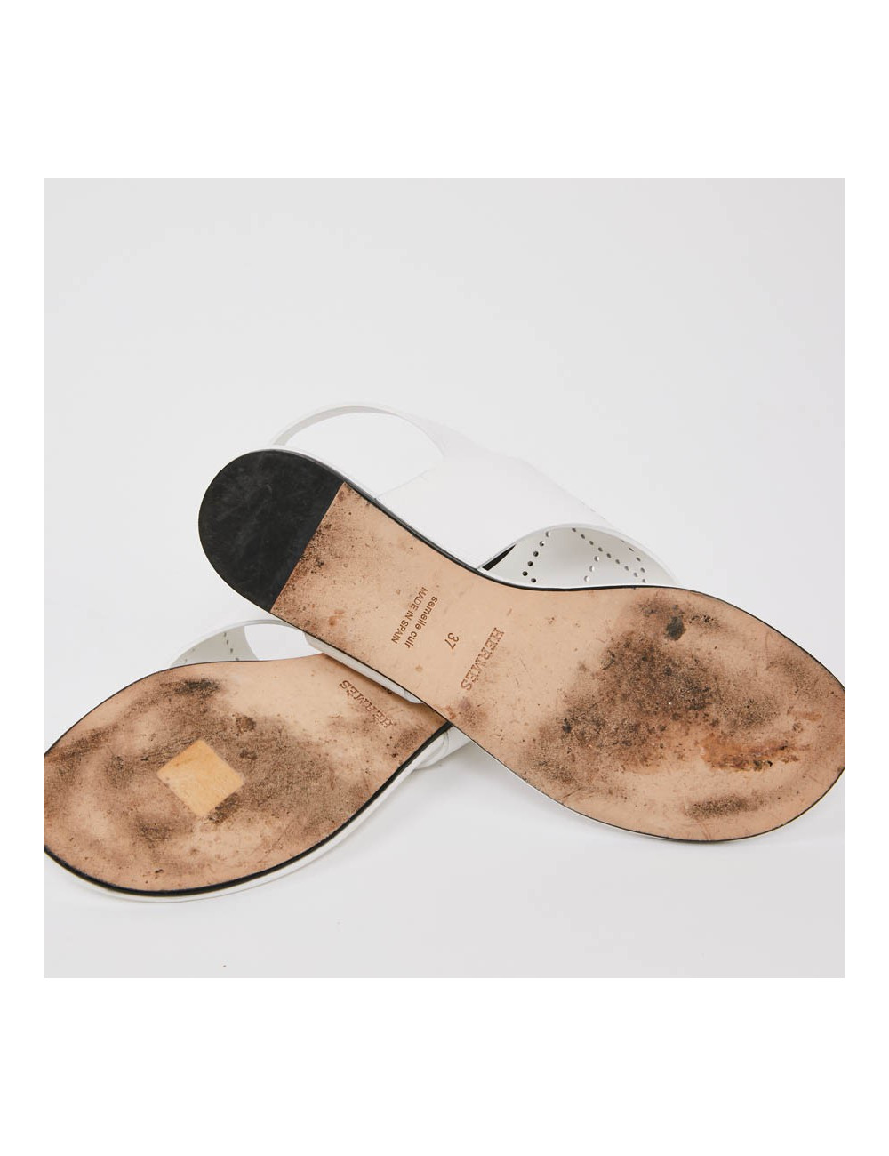 Sandales HERMES T37 cuir blanc perforé