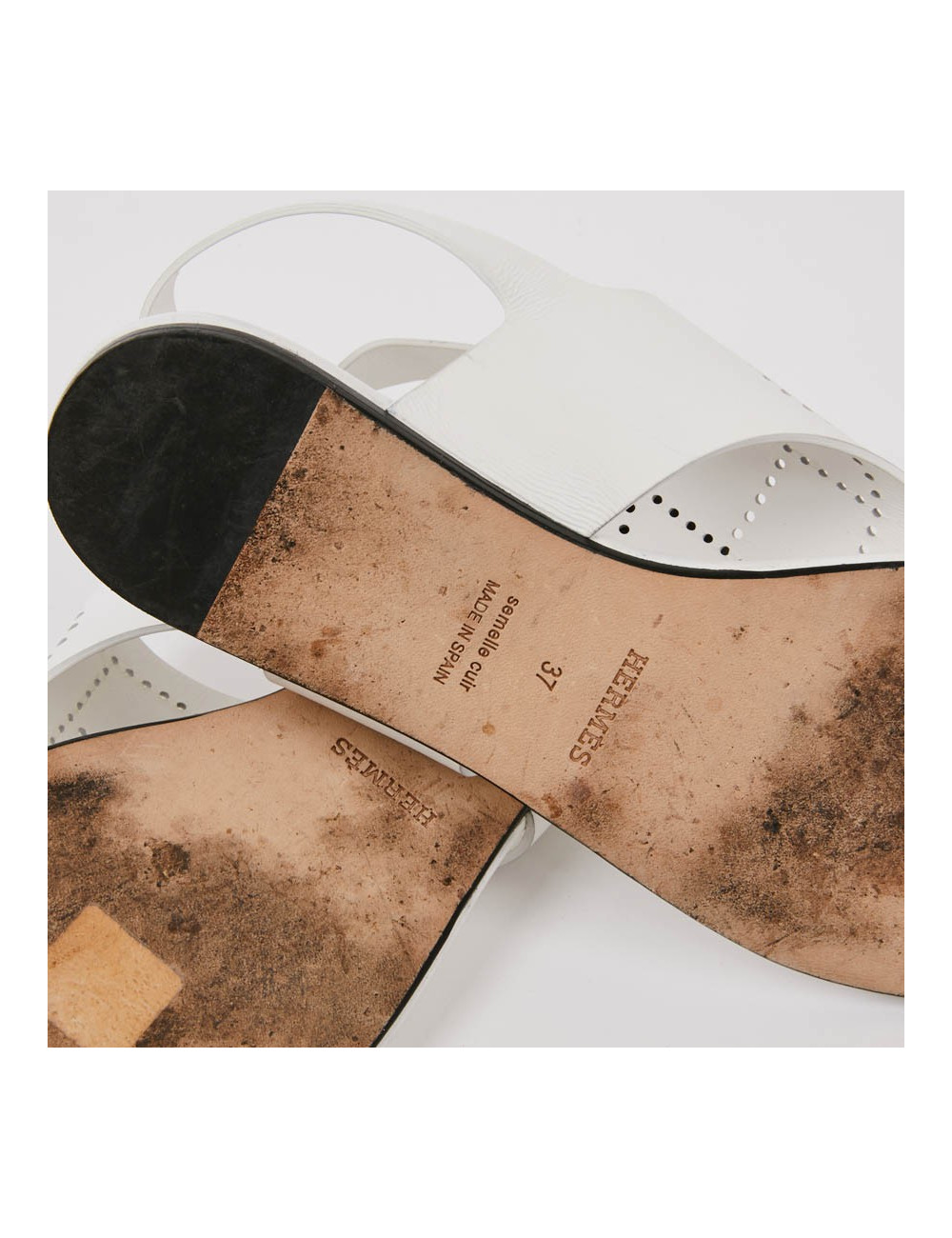 Sandales HERMES KOLA T37 cuir blanc perforé