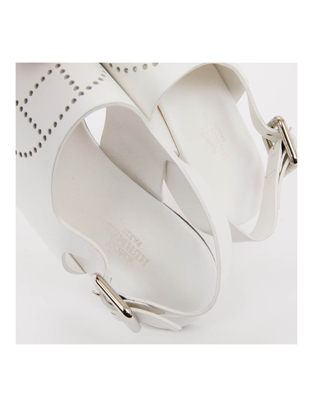 Sandales HERMES T37 cuir blanc perforé