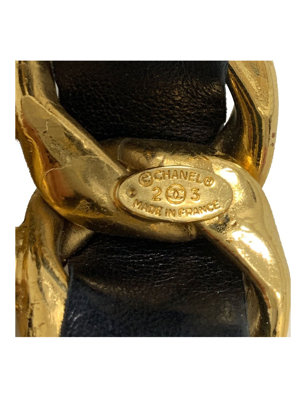 Manchette CHANEL cuir noir et or 