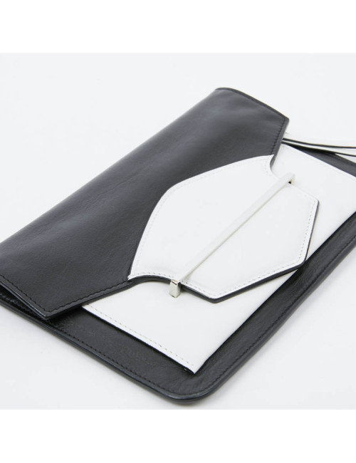 Pochette LAGERFELD blanc et noir 