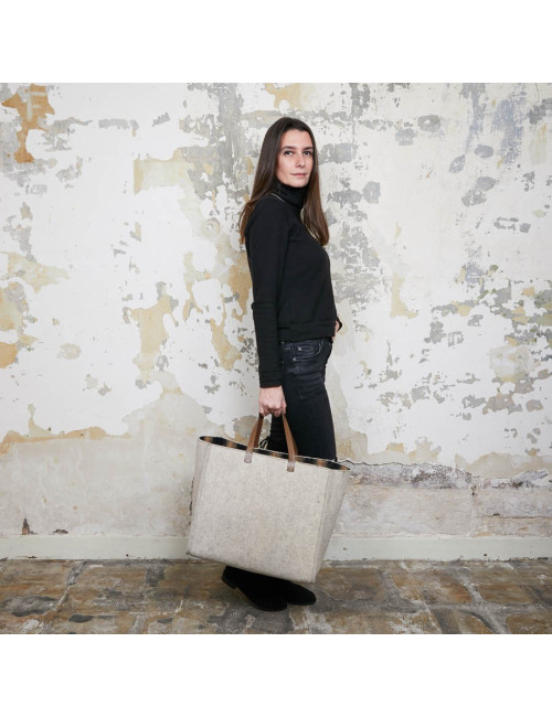 Grand cabas FENDI en laine bouillie beige GM