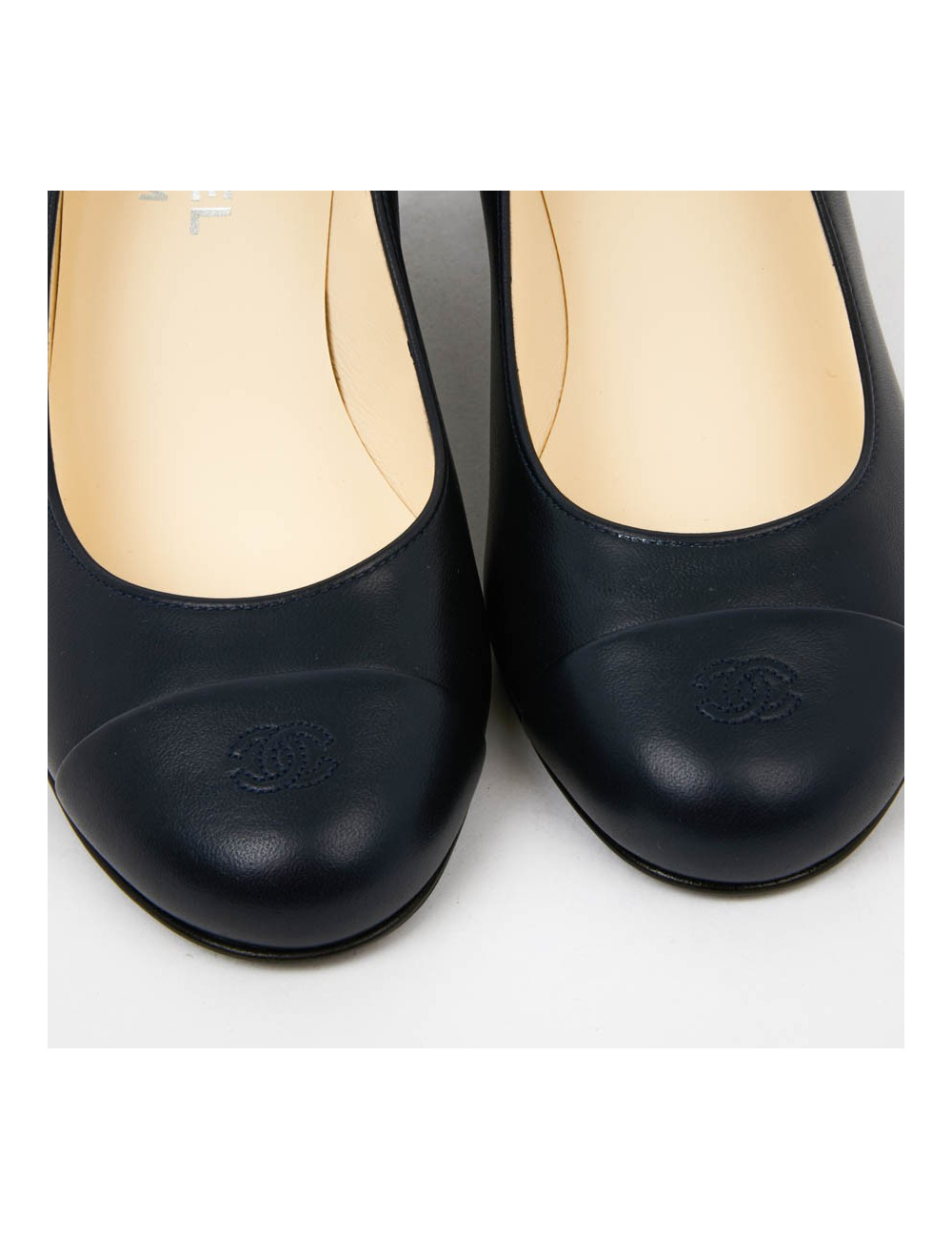 Escarpins T35 CHANEL cuir bleu