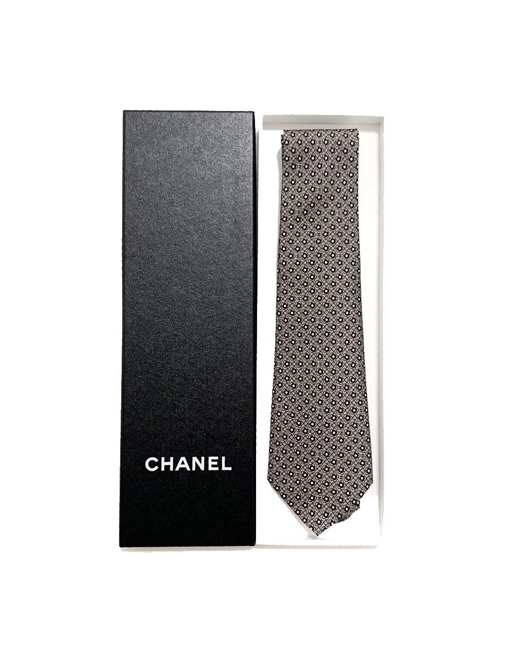 Cravate CHANEL en soie 100%